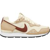 Pantofi sport femei Nike Venture Runner CK2948-105, 36.5, Bej