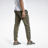 pantaloni-barbati-reebok-essentials-tape-gq4216-xxl-verde-4.jpg