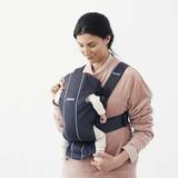 babybjorn-marsupiu-anatomic-mini-cu-pozitii-multiple-de-purtare-anthracite-3d-mesh-3.jpg