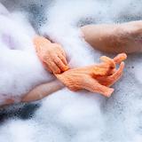 manusi-exfoliante-pentru-corp-cleanlogic-bath-amp-body-exfoliating-body-gloves-1-pereche-1721023779753-2.jpg