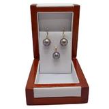 set-colier-cu-pandantiv-si-cercei-perle-naturale-edison-lavanda-aaa-perle-rare-de-12-12-5-mm-si-aur-galben-de-14k-kaskadda-3.jpg