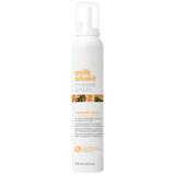 Spuma Hidratanta Fara Clatire pentru Par Uscat - Milk Shake Moisture & More Whipped Cream, 200 ml