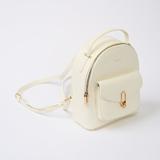 rucsac-alb-cu-accesoriu-metalic-4.jpg